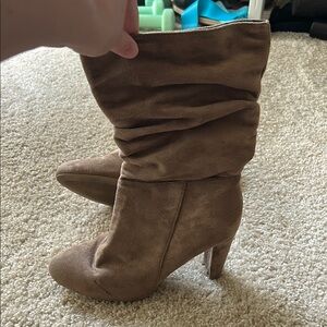 Women's Tan Suede Boots